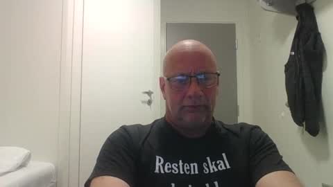 Snapshot of sandnesrune523 chatting on April 14, 5:08 pm sandnesrune523 online show from April 14, 5:08 pm