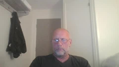 Snapshot of sandnesrune523 chatting on June 17, 5:58 pm sandnesrune523 online show from June 17, 5:58 pm