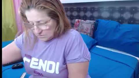 Snapshot of sandra_20_ chatting on May 25, 10:43 am SANDRA online show from May 25, 10:43 am