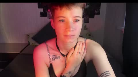 Snapshot of sandraa_a chatting on October 11, 11:53 am sandraa_a online show from October 11, 11:53 am