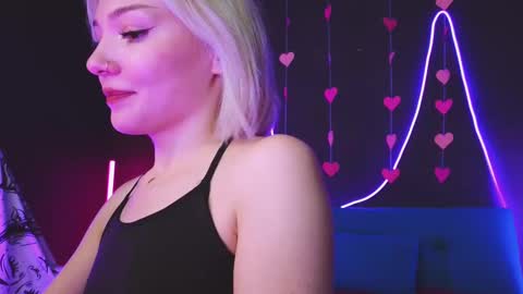 Snapshot of sandraboyl chatting on February 20, 7:34 am Sandy online show from February 20, 7:34 am