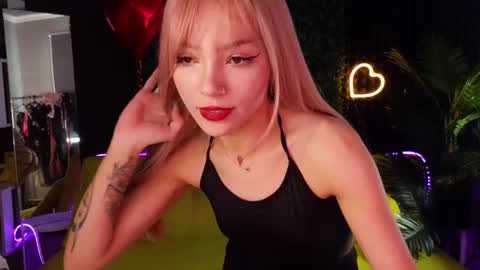 Snapshot of sandraboyl chatting on March 2, 8:16 am Sandy online show from March 2, 8:16 am