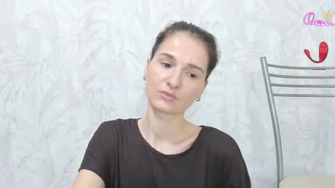 SandraxRay online show from May 12, 5:04 am