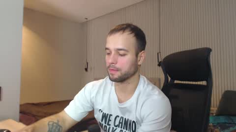 Snapshot of sandro_best chatting on February 9, 10:53 am DeAlex online show from February 9, 10:53 am