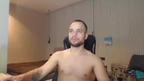 Snapshot of sandro_best chatting on February 16, 5:15 pm DeAlex online show from February 16, 5:15 pm