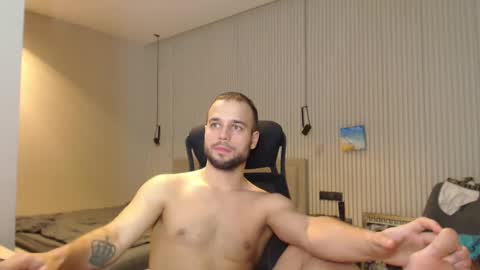 Snapshot of sandro_best chatting on February 23, 5:07 pm DeAlex online show from February 23, 5:07 pm