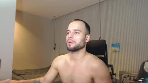 Snapshot of sandro_best chatting on February 24, 1:31 pm DeAlex online show from February 24, 1:31 pm