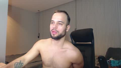 Snapshot of sandro_best chatting on February 26, 12:36 pm DeAlex online show from February 26, 12:36 pm