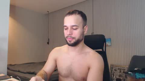 Snapshot of sandro_best chatting on February 28, 9:36 am DeAlex online show from February 28, 9:36 am