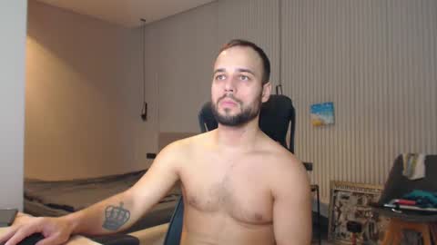 Snapshot of sandro_best chatting on March 6, 2:18 pm DeAlex online show from March 6, 2:18 pm