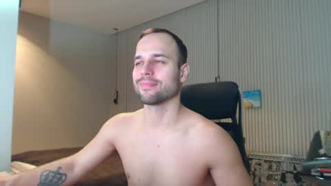 Snapshot of sandro_best chatting on March 8, 2:40 pm DeAlex online show from March 8, 2:40 pm