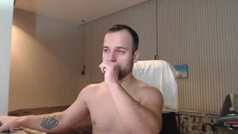 Snapshot of sandro_best chatting on March 8, 7:09 pm DeAlex online show from March 8, 7:09 pm