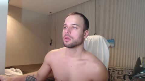 Snapshot of sandro_best chatting on March 9, 11:36 am DeAlex online show from March 9, 11:36 am