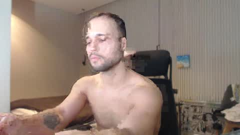 Snapshot of sandro_best chatting on March 10, 2:48 pm DeAlex online show from March 10, 2:48 pm