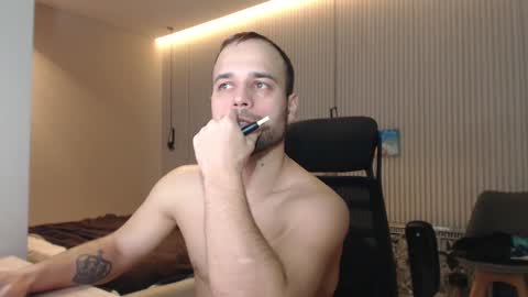 Snapshot of sandro_best chatting on March 12, 9:24 pm DeAlex online show from March 12, 9:24 pm