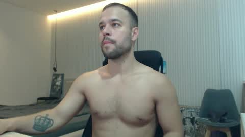 Snapshot of sandro_best chatting on September 16, 9:43 am DeAlex online show from September 16, 9:43 am