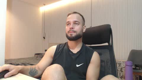 Snapshot of sandro_best chatting on November 24, 2:28 pm DeAlex online show from November 24, 2:28 pm