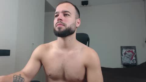 Snapshot of sandro_best chatting on November 29, 9:01 am DeAlex online show from November 29, 9:01 am