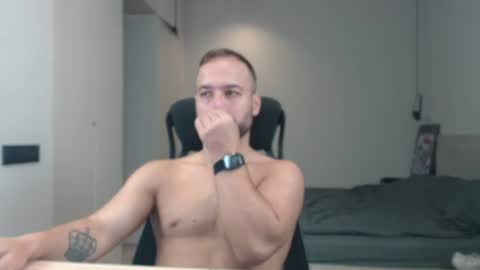 Snapshot of sandro_best chatting on June 24, 9:30 am DeAlex online show from June 24, 9:30 am