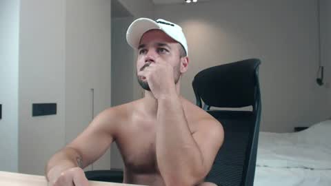 Snapshot of sandro_best chatting on July 9, 7:29 pm DeAlex online show from July 9, 7:29 pm