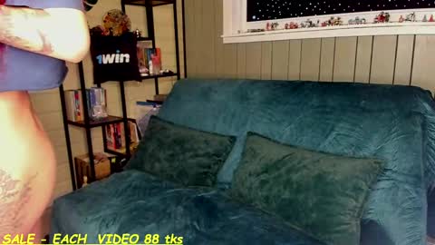 Sandy and Chris online show from February 28, 2:53 pm