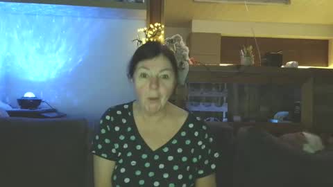 sanroom online show from December 16, 3:39 pm