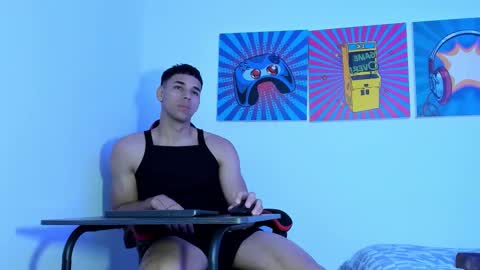 Snapshot of santana_maximo chatting on February 18, 12:45 pm Maximo Santana online show from February 18, 12:45 pm