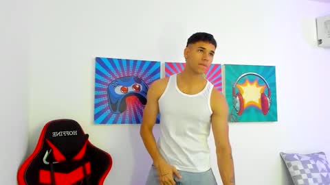 Snapshot of santana_maximo chatting on February 24, 1:09 pm Maximo Santana online show from February 24, 1:09 pm