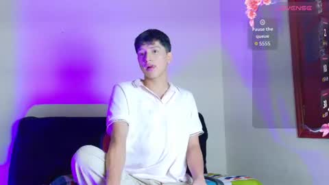 santi online show from August 2, 6:39 pm