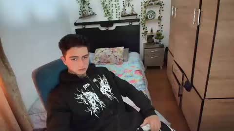 santi_ss online show from July 2, 4:13 pm