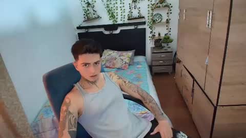 santi_ss online show from July 13, 4:21 pm