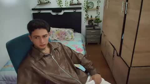santi_ss online show from July 24, 2:20 am