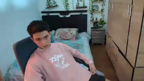 santi_ss online show from July 24, 2:26 pm