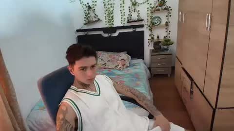 santi_ss online show from July 26, 4:47 pm