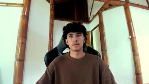 santi_twink19 online show from April 17, 7:28 pm