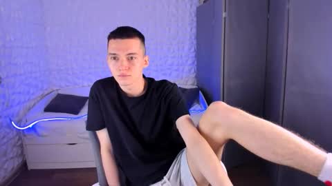 Snapshot of santiago__perez chatting on November 20, 7:41 am santiago__perez online show from November 20, 7:41 am