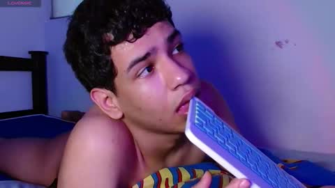 santi online show from February 19, 8:38 pm