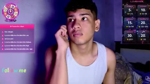Snapshot of santiago_foxx chatting on May 23, 3:27 pm santi online show from May 23, 3:27 pm