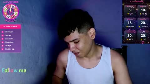 Snapshot of santiago_foxx chatting on May 27, 10:51 pm santi online show from May 27, 10:51 pm