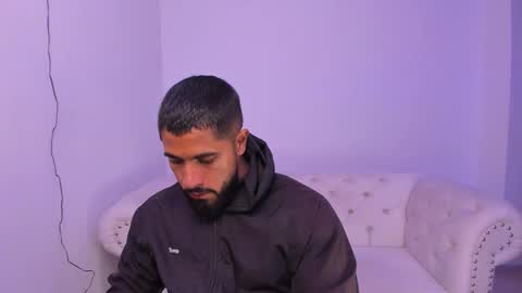 santiago_huntt online show from December 27, 2:58 am