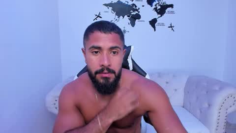 santiago_huntt online show from September 10, 6:41 pm