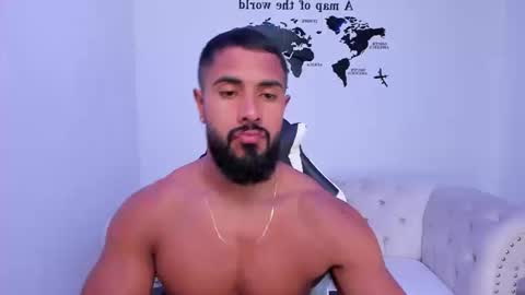 santiago_huntt online show from September 12, 8:42 pm