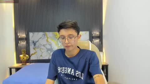 santiago_russo18 online show from September 28, 12:10 pm