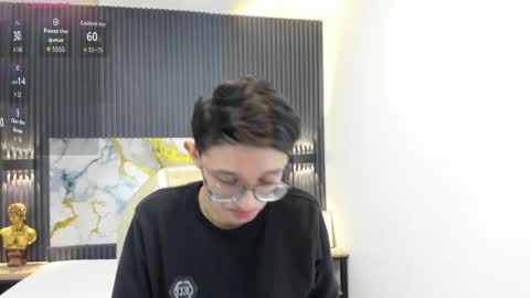 santiago_russo18 online show from October 1, 1:06 pm