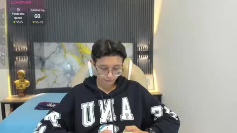 santiago_russo18 online show from October 31, 12:06 pm