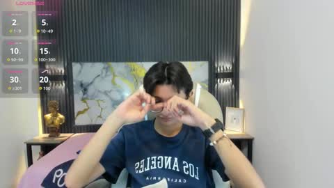 santiago_russo18 online show from November 13, 3:49 am