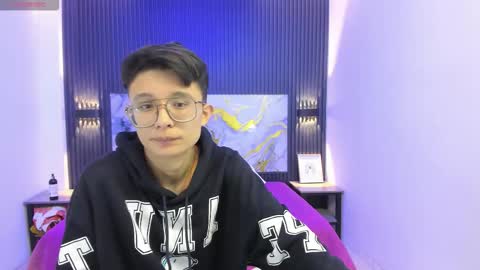 santiago_russo18 online show from February 14, 8:00 am