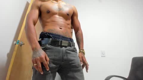 Snapshot of santiagogtx chatting on December 31, 3:45 am Santiago online show from December 31, 3:45 am