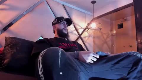 Snapshot of santiagohincapiie chatting on March 1, 4:14 am Santiago Hincapiie online show from March 1, 4:14 am