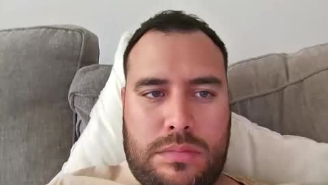 Thiago.... online show from April 18, 8:53 pm